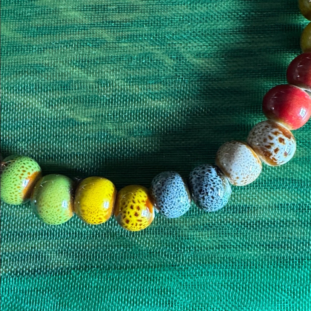 🌈 Ceramic bead stretch bracelet from Italy. - Picture 4 of 4